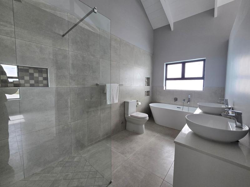 4 Bedroom Property for Sale in Da Gama Bay Western Cape